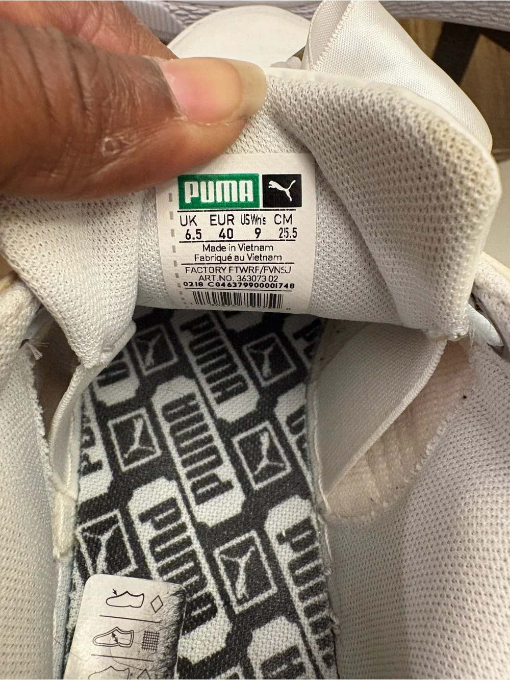 Puma White Patent Leather Sneakers with Satin Bow Laces size 9